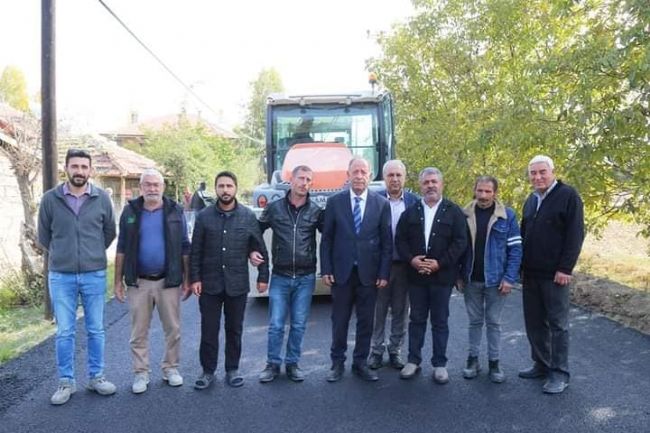 Başkan Oprukçu ekibiyle asfalt görmemiş yollara girdi