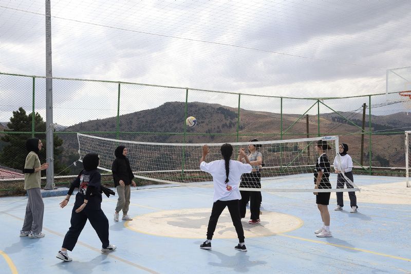 LİSE MEDENİYET AKADEMİLERİ’NDE YAZ DÖNEMİ KAYITLARI BAŞLIYOR
