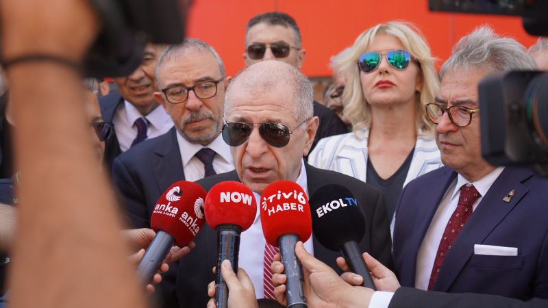 ÜMİT ÖZDAĞ BASIN AÇIKLAMASI YAPTI