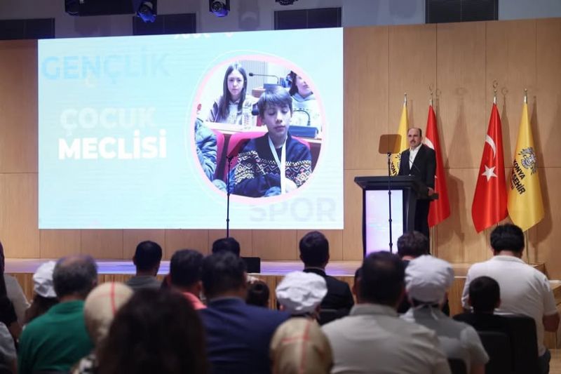 ALTAY GENÇLİĞE ÖNEM VERİYOR