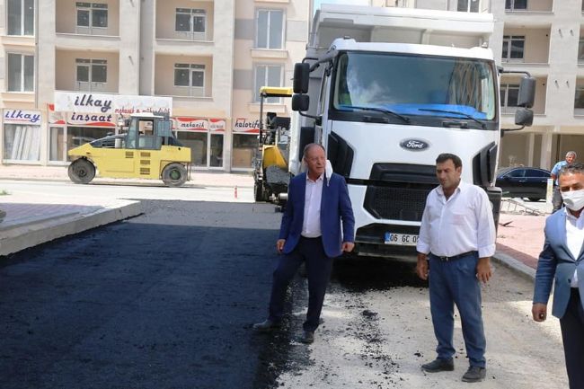 Başkan Hüseyin Oprukçu, asfalt çalışmalarını yerinde inceledi
