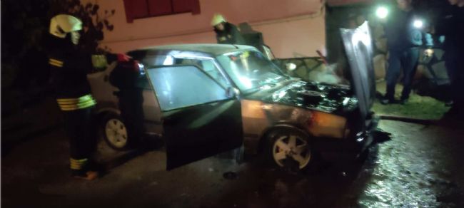 Ereğli’de Park halindeki otomobil yandı