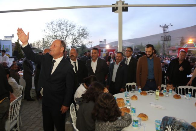 Mehmet Bakkal güzel bir iftar proğramı gerçekleştirdi